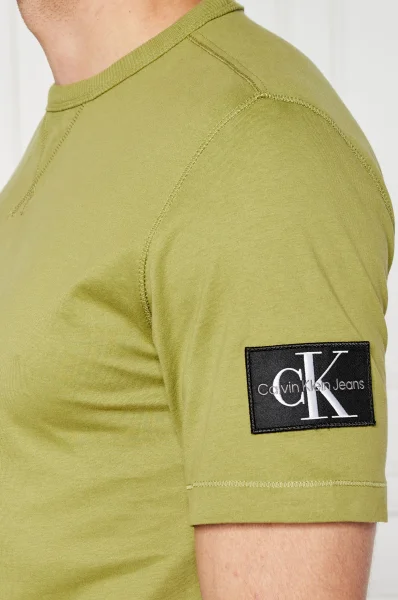 T-shirt BADGE | Regular Fit CALVIN KLEIN JEANS χακί