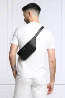 Τσάντα μέσης Calvin Klein μαύρο